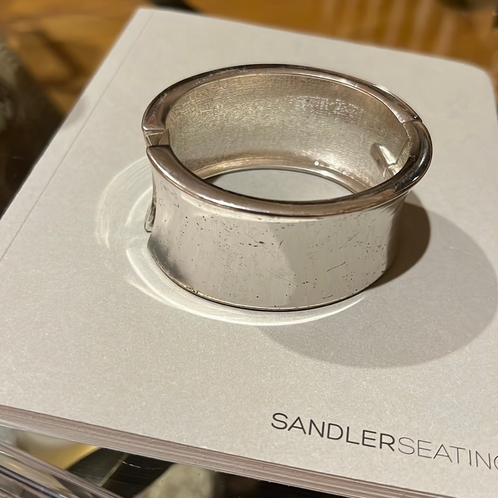 Bangle bracelet